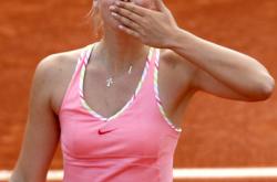 PG-莎拉波娃回归赛场，精彩发挥首场状态亮眼，塞尔维亚队观众沸腾！的简单介绍